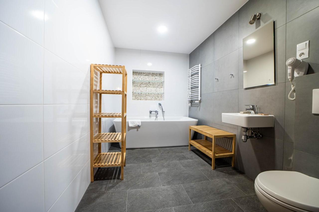 Apartamenty Przy Hotelu Zywieckim Przylekow Экстерьер фото